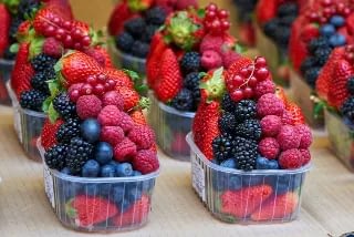 Read more about the article 10 Delicious Summer Fruits to Enjoy Anytime